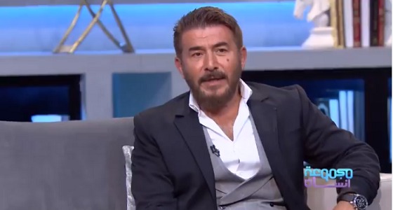 بالفيديو.. عابد فهد : تربيت في بيئة فقيرة كانت غنية بصوت والدي الجميل