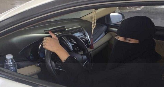 مواطنة تعبر بسيارتها الخاصة الحدود السعودية الأردنية