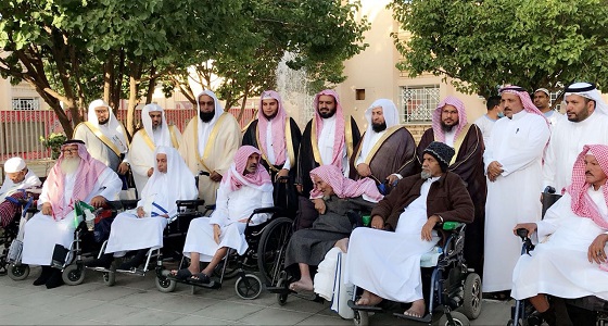 بالصور.. &#8221; الأمر بالمعروف &#8221; تنظم برنامج لعيادة المرضى بالعيد في مكة