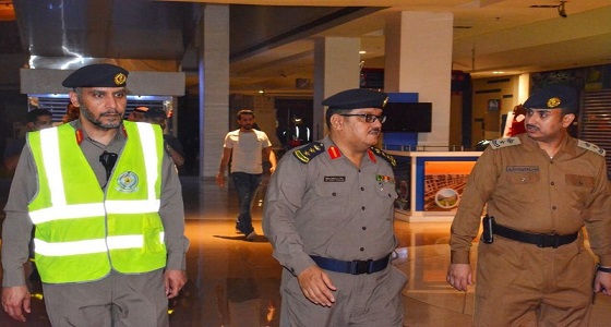 بالصور.. إخلاء سوق السلام بجدة إثر اندلاع حريق