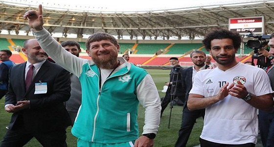 الرئيس الشيشاني يهدي حق المواطنة للمصري محمد صلاح