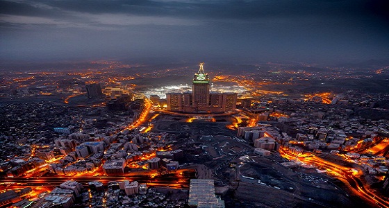 في لوحة فنية بديعة.. التقاط صورة للطرق المؤدية لمكة المكرمة
