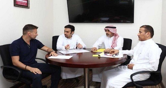 ” الزامل ” يجتمع بالصربي ستانوجيفيتش لمناقشة أوضاع الفريق