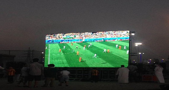 شاشات في الحدائق والمنتزهات لتغطية أحداث ومباريات المونديال بالجوف