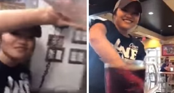 بالفيديو.. تصرف مقزز لعاملة يتسبب في طردها من العمل