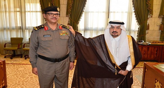 أمير الرياض يقلد عدد من الضباط رتبهم الجديدة