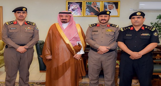 أمير نجران يقلد مدير الدوريات وقائد أمن الطرق رتبتيهما الجديدتين