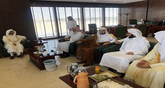 المحكمة التجارية بالدمام تقيم حفل معايدة