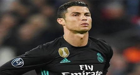 من بيريز لـ رونالدو ” إما البقاء أو كسر العقد “