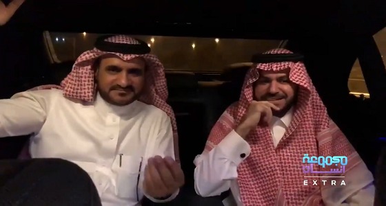 بالفيديو .. ” صالح بن عزيز ” : يرتجل أبيات لتشويق متابعي مجموعة إنسان