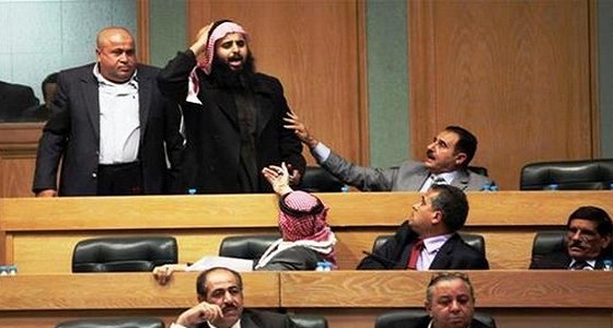 مجلس النواب الأردني يقر بطرد عضو في البرلمان من قروب للواتساب
