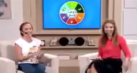 بالفيديو.. مذيعتان تستهزئان بفتاة على الهواء ومطالبات بفصلهما من عملهما