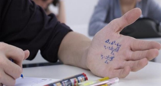 الجزائر تقطع الاتصال بالإنترنت لمنع الغش في الاختبارات