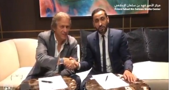 بالفيديو.. سامي الجابر يعلم جيسوس اللغة العربية