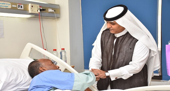 مستشفى الإيمان يعايد المرضى في اول ايام العيد