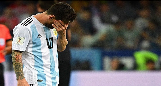 بالصور.. حزن ميسي بعد الخسارة القاسية للأرجنتين أمام كرواتيا