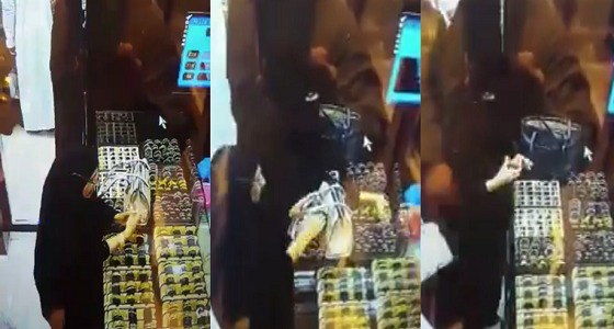 بالفيديو.. امرأة تسرق الأموال من ” حقيبة ” متسوقة بطريقة ماكرة