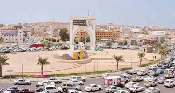 طفل يسقط من الطابق الثاني بأحد المراكز التجارية بجازان