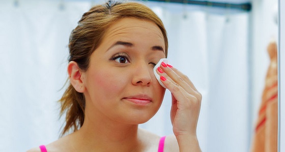 ترهل الجلد حول العينين أسباب وعلاجات