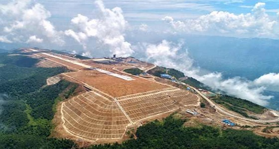 بالصور.. ” الصين ” تبني مطارا على ارتفاع 1800 متر فوق قمة جبلية