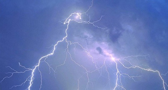 إنذار على جازان بوجود سحب رعدية ممطرة