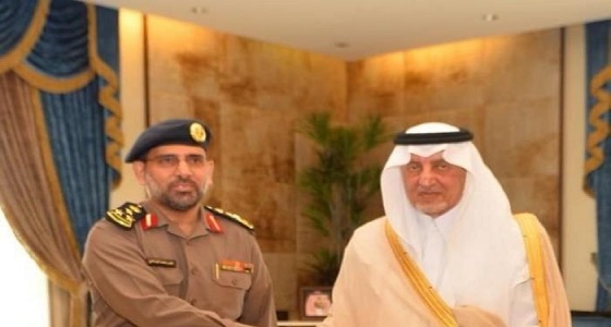 أمير مكة يقلد مدير مركز إدارة الأزمات رتبته الجديدة