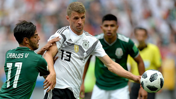 بالفيديو والصور .. المكسيك تحقق فوز على حامل اللقب بهدف دون رد