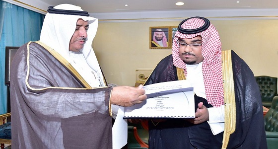 نائب أمير نجران يتسلم تقرير فرع هيئة السياحة بالمنطقة