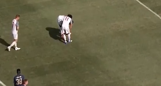 بالفيديو.. خلاف بين صلاح وماني بسبب ” ركلة جزاء “