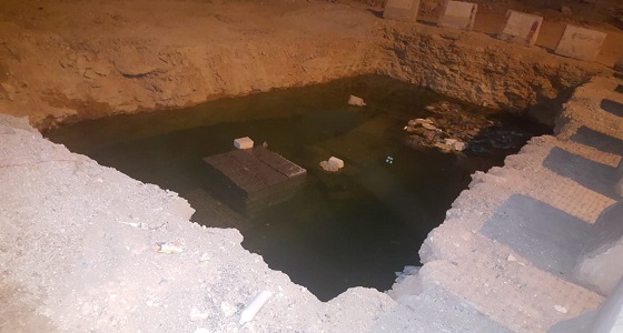 بالفيديو.. مواطنين يستغيثون بالمسئولين لدفن حفرة بحي لبن في الرياض