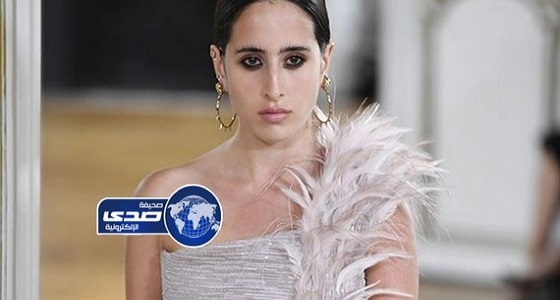 نيويورك تايمز تسلط الضوء على أول عارضة أزياء سعودية بعد وصولها لباريس
