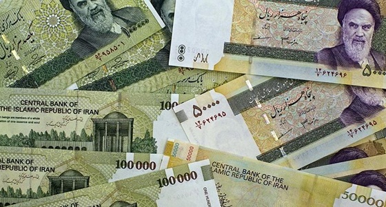 إيران تتخلى عن عملتها وتلجأ للدولار
