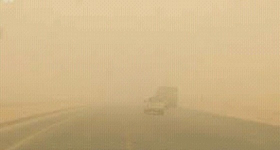 تحذيرات من عاصفة ترابية تجتاح طريق المدينة المنورة &#8211; تبوك