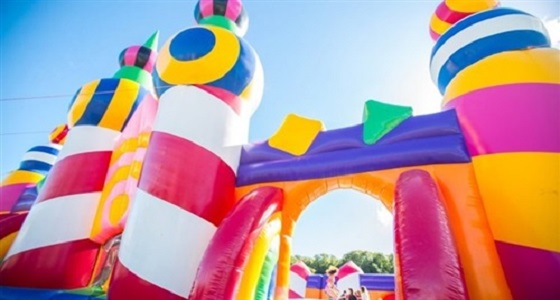 مصرع طفلة بسبب انفجار لعبة القلعة النطاطة