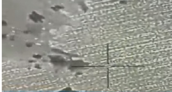 بالفيديو.. مشاهد حية لاستهداف طيران التحالف تجمعات حوثية مسلحة