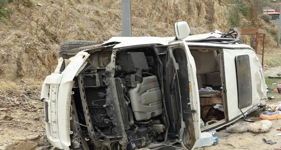 إصابة 5 أشخاص في حادث مروري بطريق عقبة الصماء