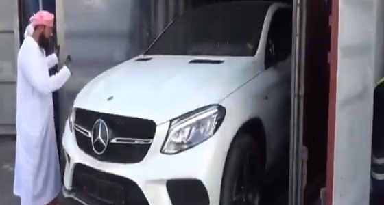 بالفيديو.. ضبط 4 عصابات بمحاولة تهريب سيارات إماراتية قيمتها 11 مليون درهم