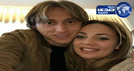 بالصور.. بعد مساندتها له بالمونديال.. مودريتيش يفاجئ زوجته برسالة رومانسية بعيد ميلادها