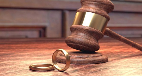 امرأة تطلق زوجها بعد الاستيلاء على ممتلكاته