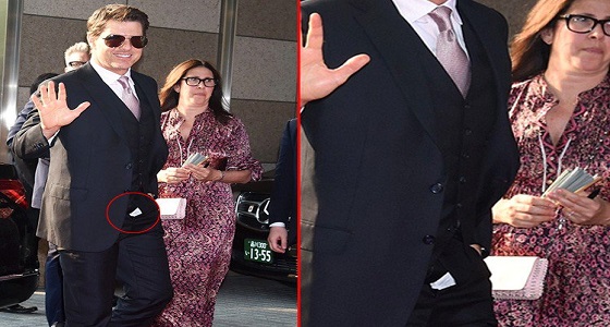 في موقف محرج.. توم كروز ينسى إغلاق زر البنطلون خلال عرض فيلمه الخاص