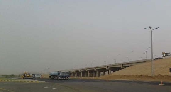 بعد افتتاحه بساعات.. مصرع امرأة وإصابة آخرين في حادث سير بجسر مطار نجران