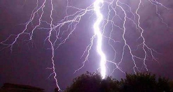 مقتل 6 وإصابة 2 في الداير إثر صاعقة رعدية