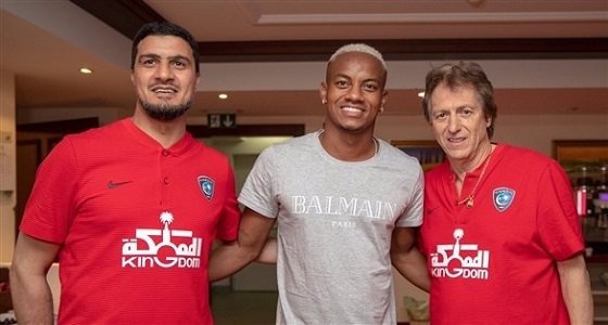 بالفيديو.. كاريلو يغني من معسكر الهلال بالنمسا