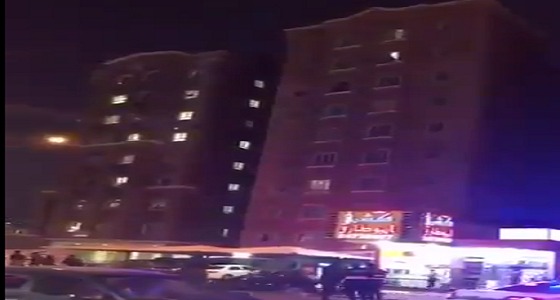 بالفيديو.. كويتية تقدم على الانتحار طلبًا لمقابلة وزير الداخلية