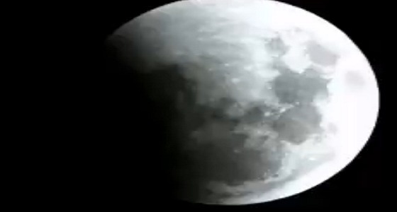 بالفيديو.. خسوف القمر من المرصد الفلكي بحائل