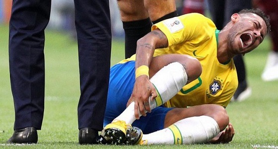 لوتر ماتيوس: تمثيل نيمار لا يمنحه تعاطف المشجعين وعلى الحكام إيقافه