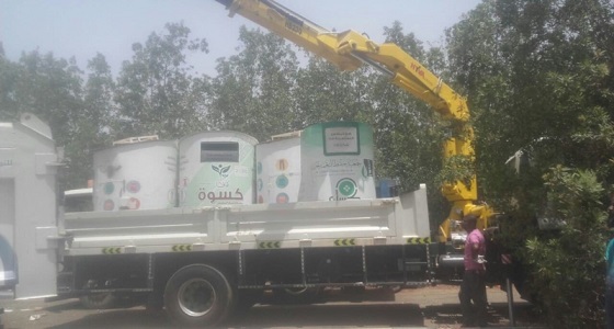 بالصور.. رفع صناديق جمع الملابس التابعة للجمعيات الخيرية بجدة