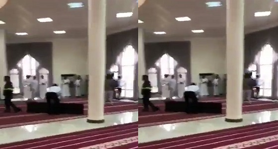 بالفيديو.. STC تزيل مكاتبها من المسجد بعد توجيه أمير القصيم