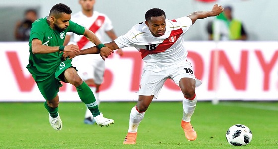 البيروفي كاريلو يوافق مبدئيا على الانتقال للهلال