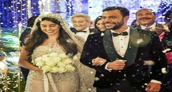 بالصور.. ياسمين صبري كالأميرات بفستان زفافها على فنان شهير
